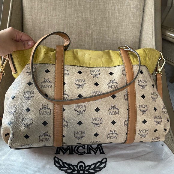 Authentic MCM Visetos shoulder crossbody bag (E11) - Picture 7 of 16